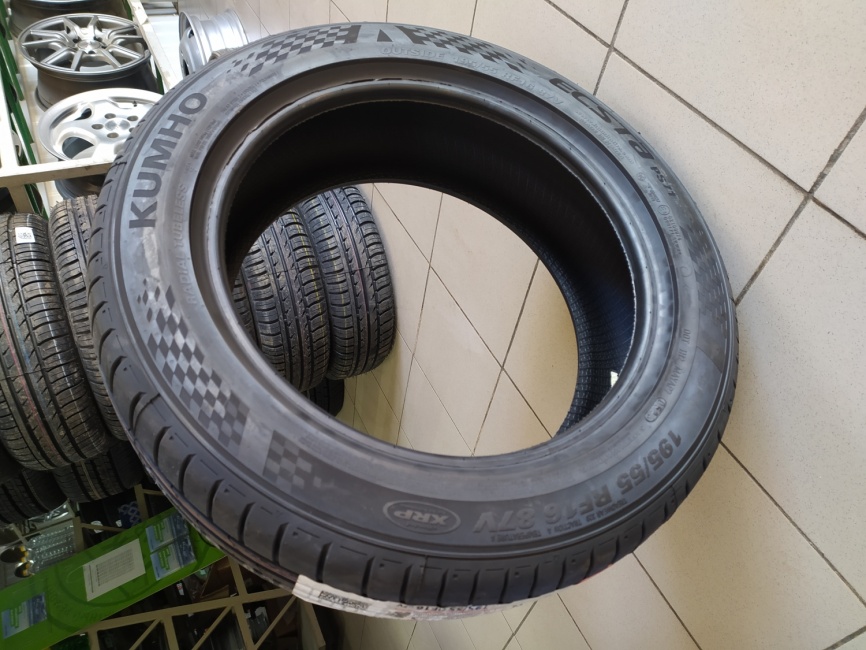 Автошина Kumho 195/55/16 V87 PS-71 XRP Run Flat фото 3